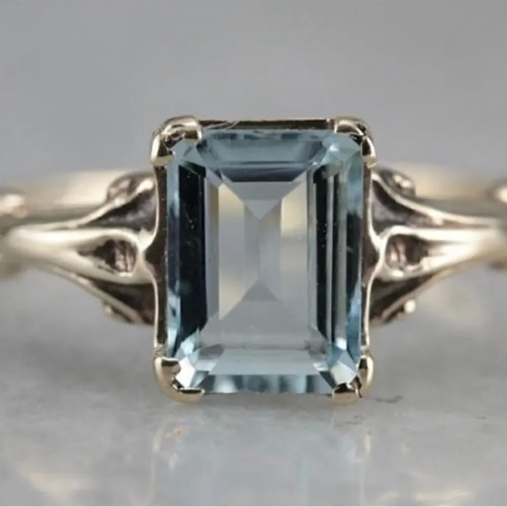 🩵 Antique stunning light blue sparkling ring 🩵
